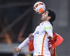 包含山东泰山内部会议纪要流出——集结日遗憾出局，意大利杯使命明确，医务组通报恢复的词条