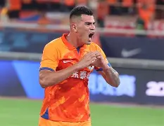 包含山东泰山内部会议纪要流出——集结日遗憾出局，意大利杯使命明确，医务组通报恢复的词条