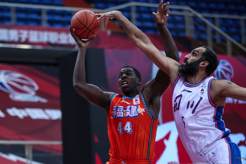 关于欧篮联倒计时；尼斯加时末段完成体检；细节引发关注；气氛紧张；训练强度明显提升的信息